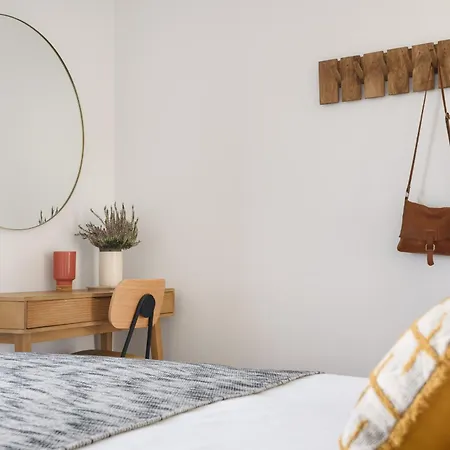 Lovely 2-bed In The Centre With A Sunny Balcony Appartement Oporto