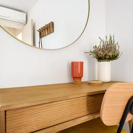 Lovely 2-bed In The Centre With A Sunny Balcony *