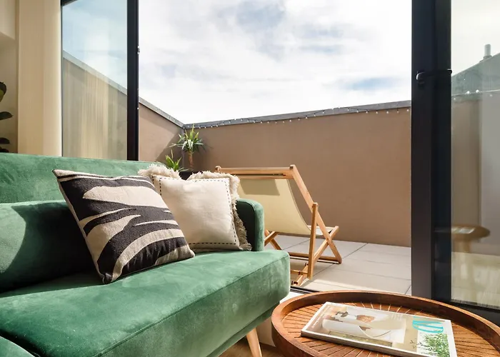 Apartman Lovely 2-bed In The Centre With A Sunny Balcony Porto