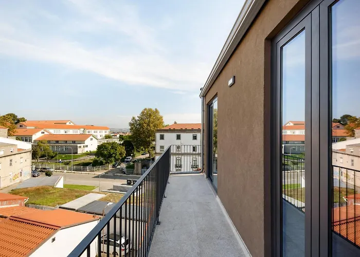 Lovely 2-bed In The Centre With A Sunny Balcony Porto