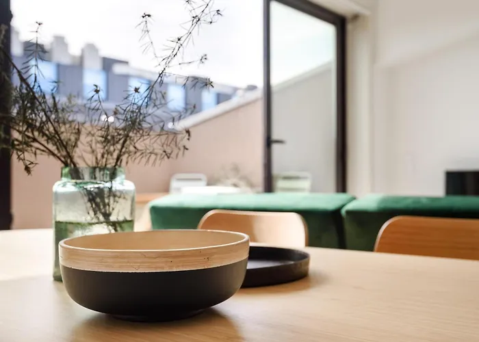 Apartment Lovely 2-bed In The Centre With A Sunny Balcony *